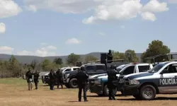 Polis karakolu önünde bir araç infilak etti