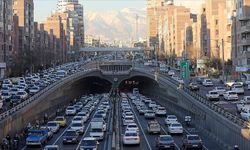 Tahran'da okullar tatil edildi