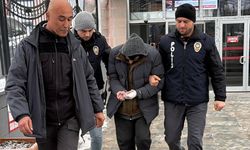Eskişehir'de üvey babasını bıçakladı