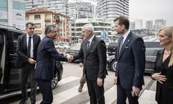 Özgür Özel, Müsavat Dervişoğlu'nu ziyaret etti