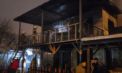 Ahşap binada çıkan yangını itfaiye söndürdü