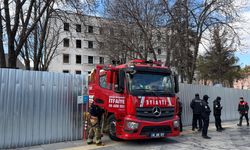 Ankara'da inşaat işçilerinin kaldığı 3 konteyner alev aldı