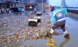 Bakırköy'de lodosla atıklar temizlendi