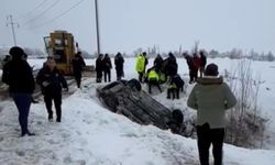 Erzincan'da polis aracı kaza yaptı: 2 yaralı
