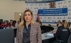 İzmir'de sağanak, yaşamı olumsuz etkiledi