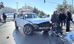 Karabük'te ambulans ve cip çarpıştı