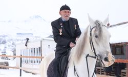 Kore gazisi, ata binmenin heyecanını yaşıyor