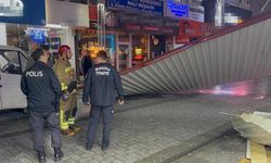 Manisa'da kuvvetli rüzgar, hayatı olumsuz etkiledi