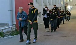 Masaj salonlarına fuhuş operasyonu