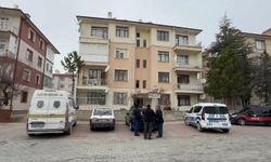 Tüfeğini temizlemek isterken yaralandı