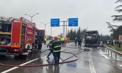 Yolcu otobüsü seyir halindeyken alev aldı