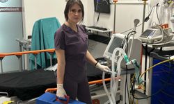 Acil serviste hastalara, çiftlikte hayvanlara şifa veriyor