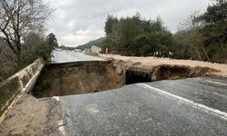 Aydın'da sağanak sebebiyle yol çöktü