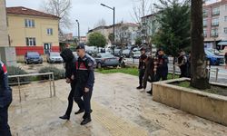 Bağ evinden tarım aletlerini çaldılar