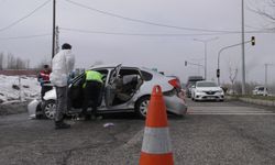 Bingöl'de otomobiller çarpıştı