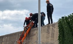 Dalgakıranda düşen balıkçı kurtarıldı