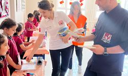 Depremde ailesini kaybedip hayatını iyiliğe adadı