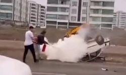 Diyarbakır'da otomobili alevler sardı