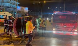 Hasta taşıyan ambulans ve cip kafa kafaya çarpıştı