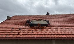 Isparta'da şiddetli rüzgarda 2 minarenin alemi yıkıldı