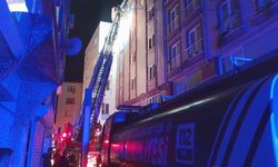 Silivri'de Bina Girişindeki Elektrik Trafosu Yandı