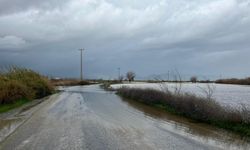 Taşan Büyük Menderes Nehri kara yolunu ulaşıma kapattı