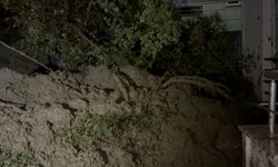 Turgutlu'da heyelan nedeniyle istinat duvarı çöktü