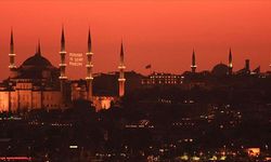İstanbul Ramazan İmsakiyesi 2026: Sahur ve İftar Saatleri