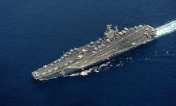 İran, Abraham Lincoln Uçak Gemisini Hedef Aldı