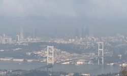 İstanbul Boğazı'nda etkili olan sis, hayatı olumsuz etkiledi