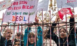 Ankara'da devredilen okul binasına tepki gösterdiler