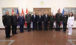 Bakan Güler, MSB sağlık personeliyle bir araya geldi