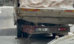 Bolu'da otomobil kamyonetle çarpıştı