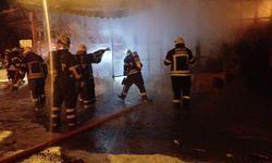Çorum'da lastik dükkanı alev topuna dönüştü