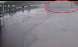 Diyarbakır'da TIR otomobilin üzerine devrildi