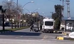 Hatay’da durak görevlisi, minibüs şoförünü darbetti