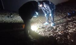 Husumetli oldukları kişinin evine zorla girdiler