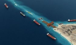 İran Hürmüz Boğazı'nda petrol tankerlerini vurdu