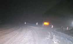 Kar yağışı İnegöl-Domaniç kara yolunda ulaşımda aksamalar yaşattı