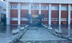 Oğlunu bıçaklayanı vurarak öldürdü