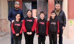 Okulda para toplayan öğrenciler veresiye defterlerini kapattı