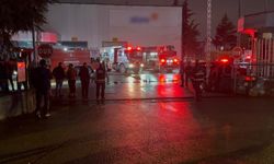 Raf imalatı yapılan fabrikada çıkan yangın söndürüldü