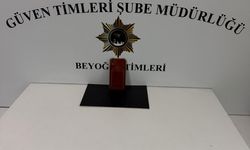 Uyuyan kişinin telefonunu çalan hırsıza suçüstü