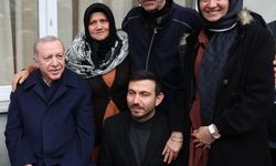 Cumhurbaşkanı Erdoğan, Rize'de komşularıyla bayramlaştı