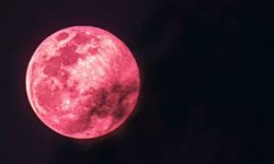 1 Nisan'da Gözler Gökyüzünde: Pembe Dolunayın Bilinmeyenleri Neler?