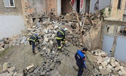Gaziantep’te ev çöktü: Yan binada mahsur kalan 2 kişi kurtarıldı