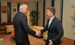 Bakan Ersoy, tur operatörleri ile görüşme gerçekleştirdi