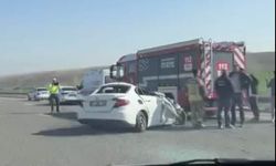 Başkentte otomobil TIR'a arkadan çarptı: 1 yaralı