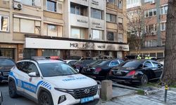 Beşiktaş'ta Oto Galeri Kundaklaması Kamerada