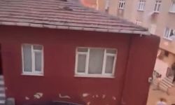 Beyoğlu'nda park halindeki otomobil alev aldı